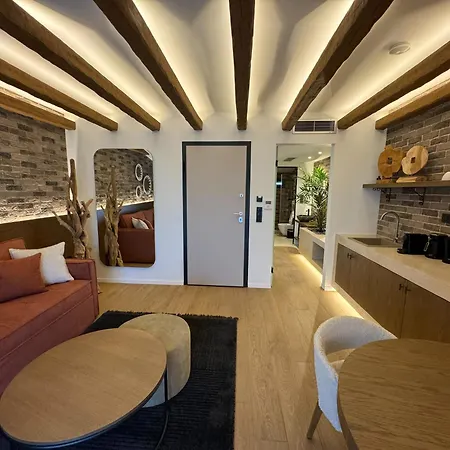 Urban Gem In The Heart Of Naoussa A Stylish Escape Apartment *