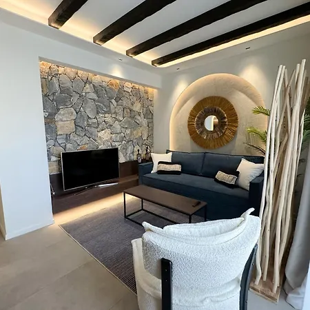 Urban Gem In The Heart Of Naoussa A Stylish Escape Apartment Naousa (Imathia)