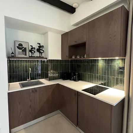 Urban Gem In The Heart Of Naoussa A Stylish Escape Apartment *