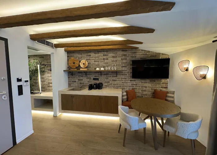 Urban Gem In The Heart Of Naoussa A Stylish Escape * Νάουσα Ημαθίας