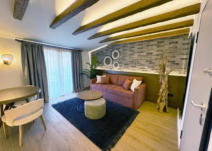 Urban Gem In The Heart Of Naoussa A Stylish Escape Διαμέρισμα Νάουσα Ημαθίας